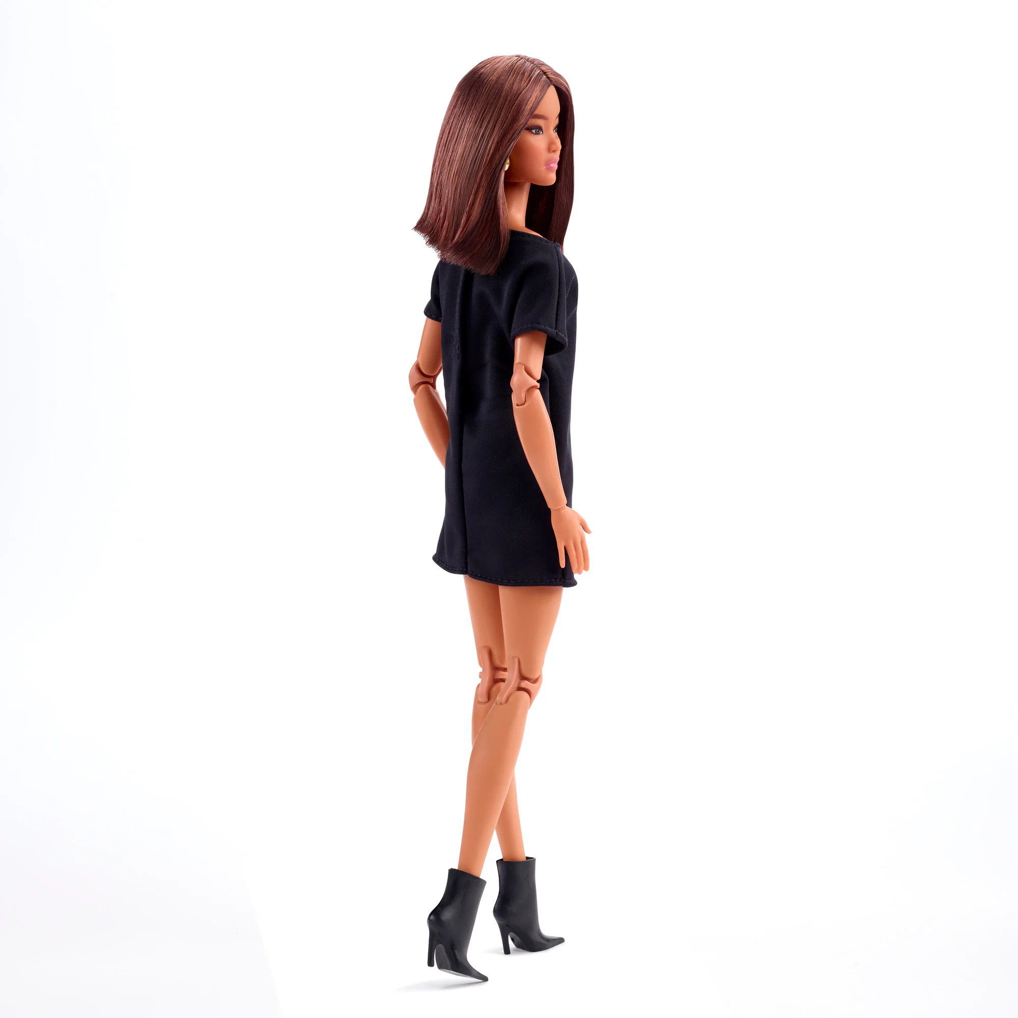 Barbie Basics 2025 Series 1, Doll 1 - Image 4