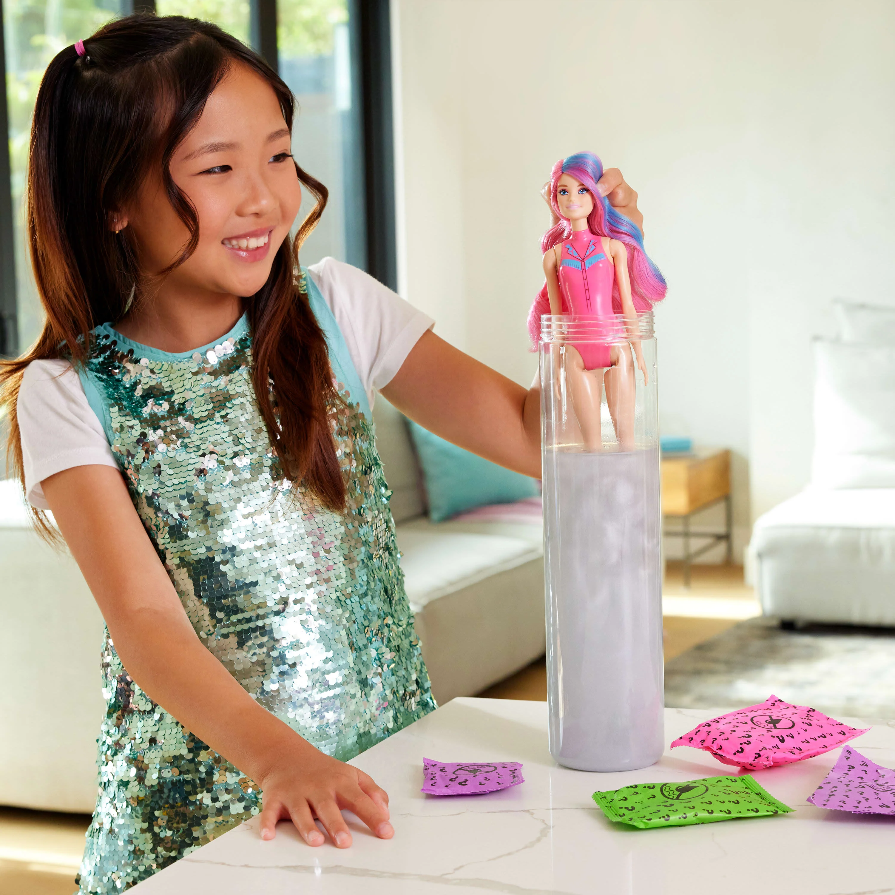Barbie Colour Reveal Disco Star Series Fashion Doll & Accessories with 6 Surprises (Styles May Vary) - Image 2