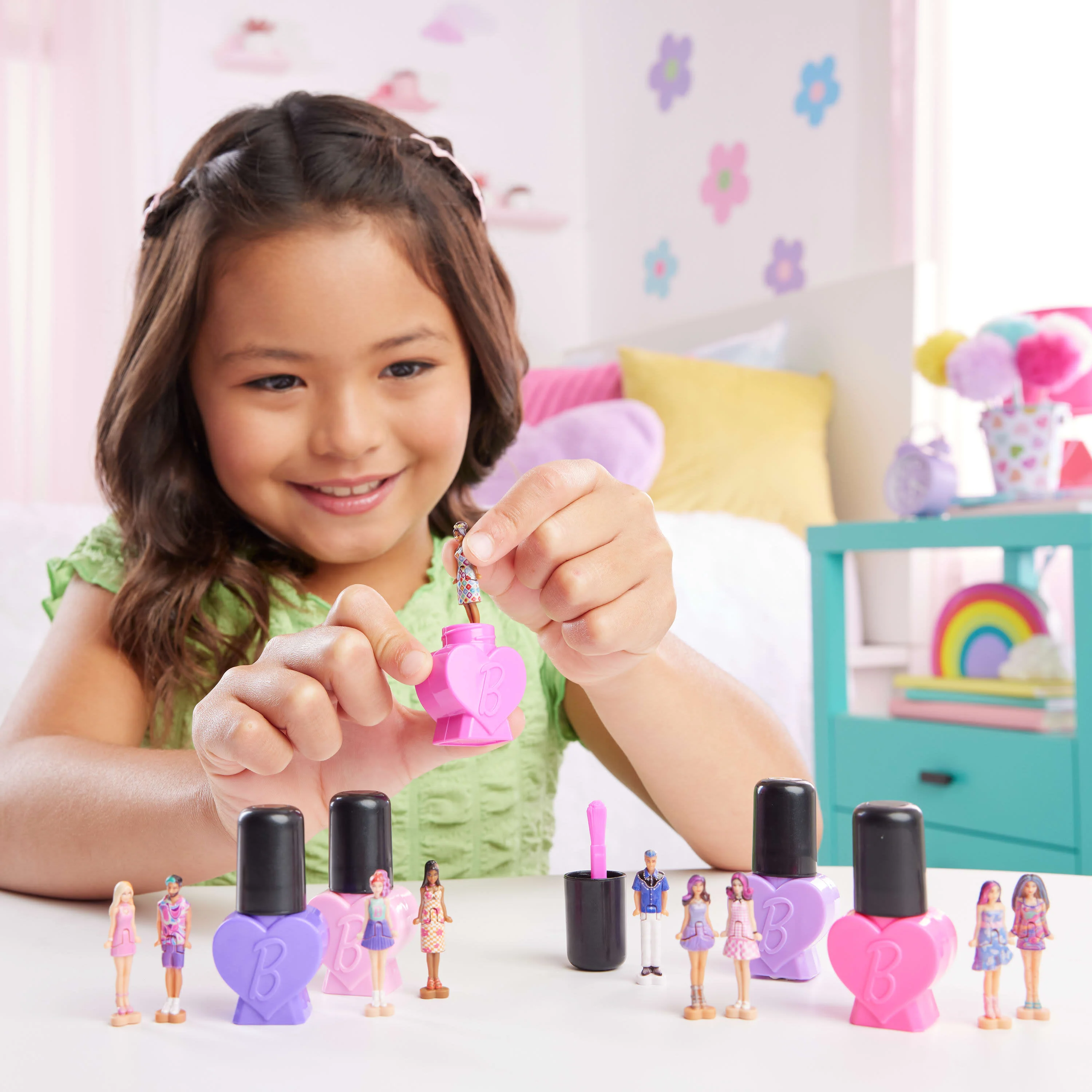 Barbie Mini BarbieLand Fashionistas Dolls, 1.5-inch Dolls in “Nail Polish” Container, Surprise Reveal (Styles May Vary) - Image 2