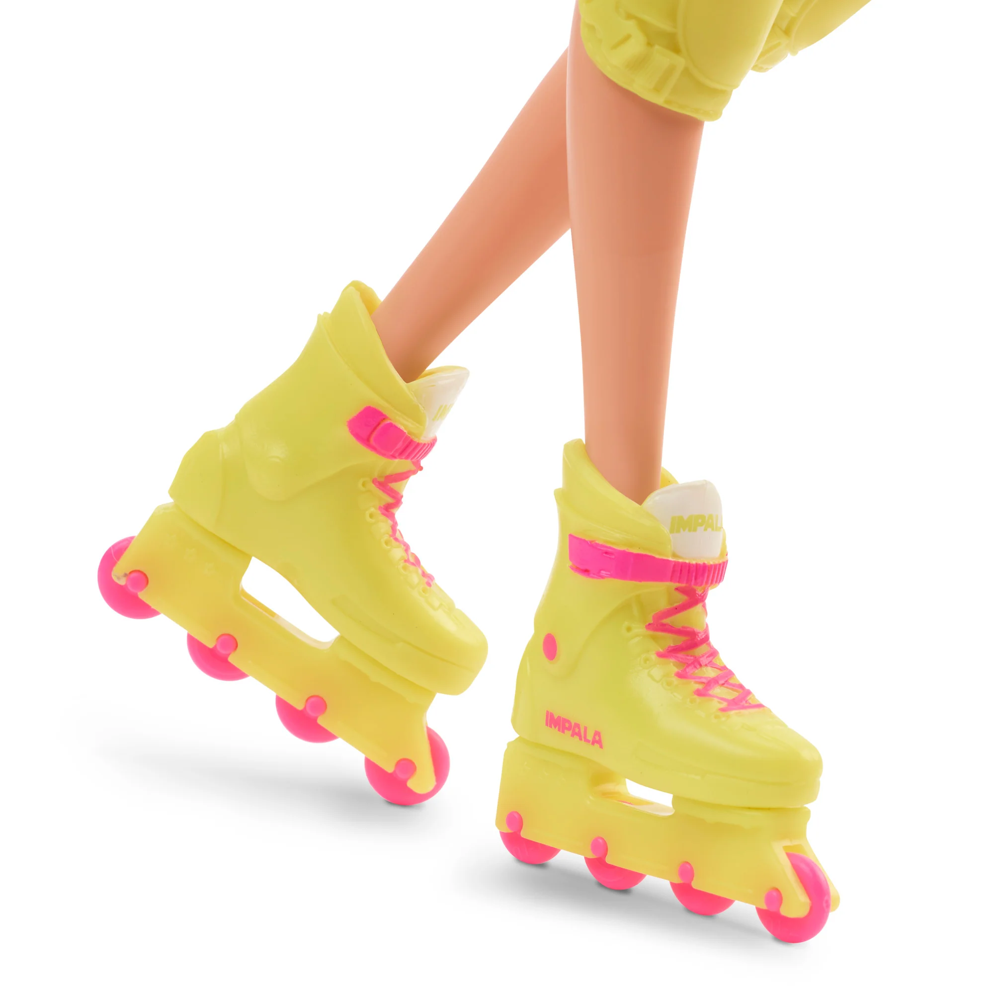 Barbie Movie Doll, Margot Robbie as Barbie in Inline Skating Outfit - Image 6