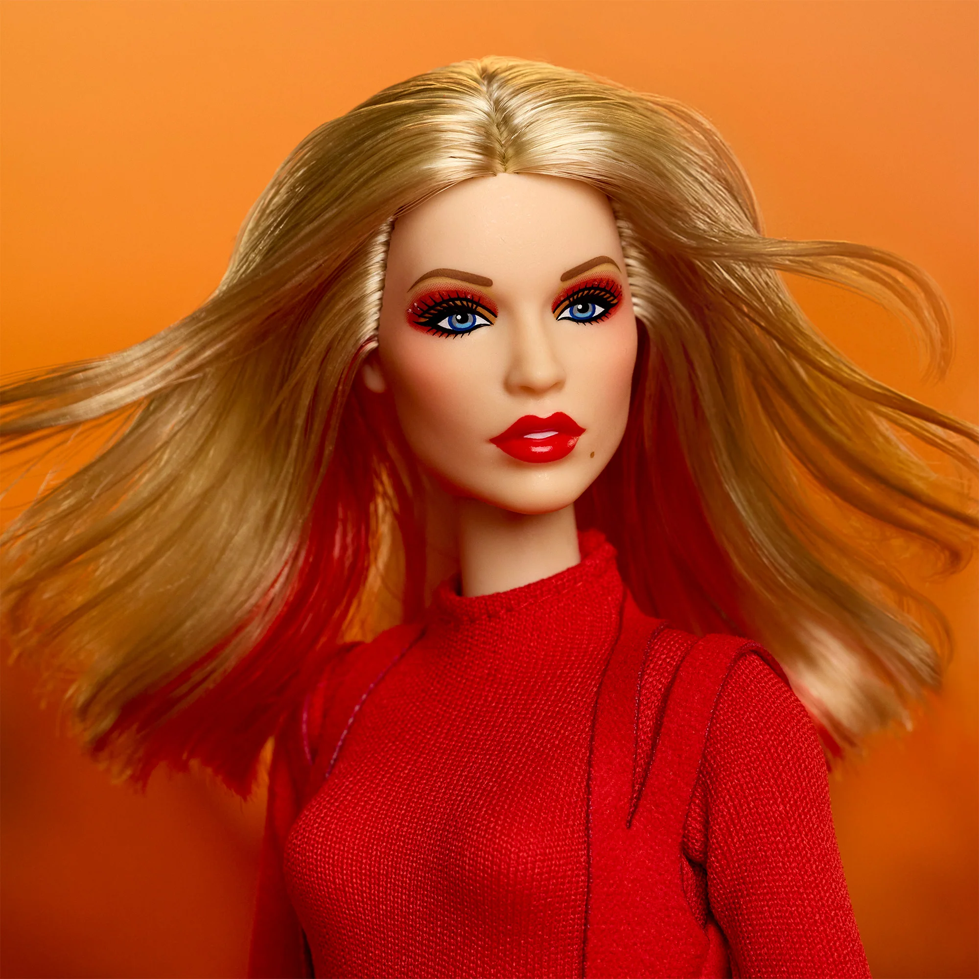 Barbie Signature Kylie Minogue Barbie Doll - Image 11