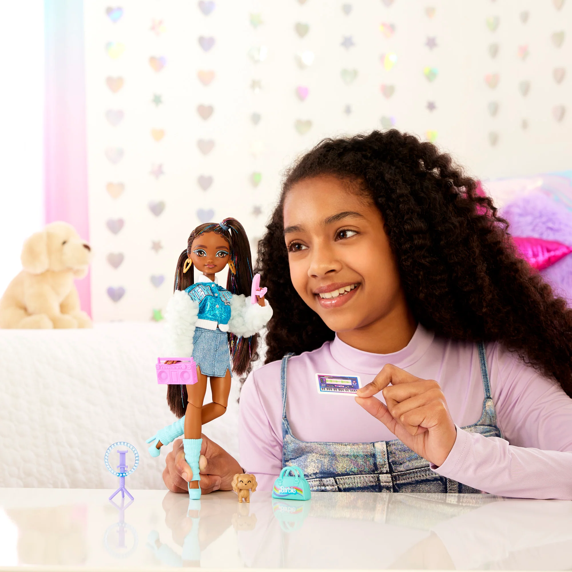 Barbie Dream Besties Barbie “Brooklyn' Doll and Accessories - Image 5