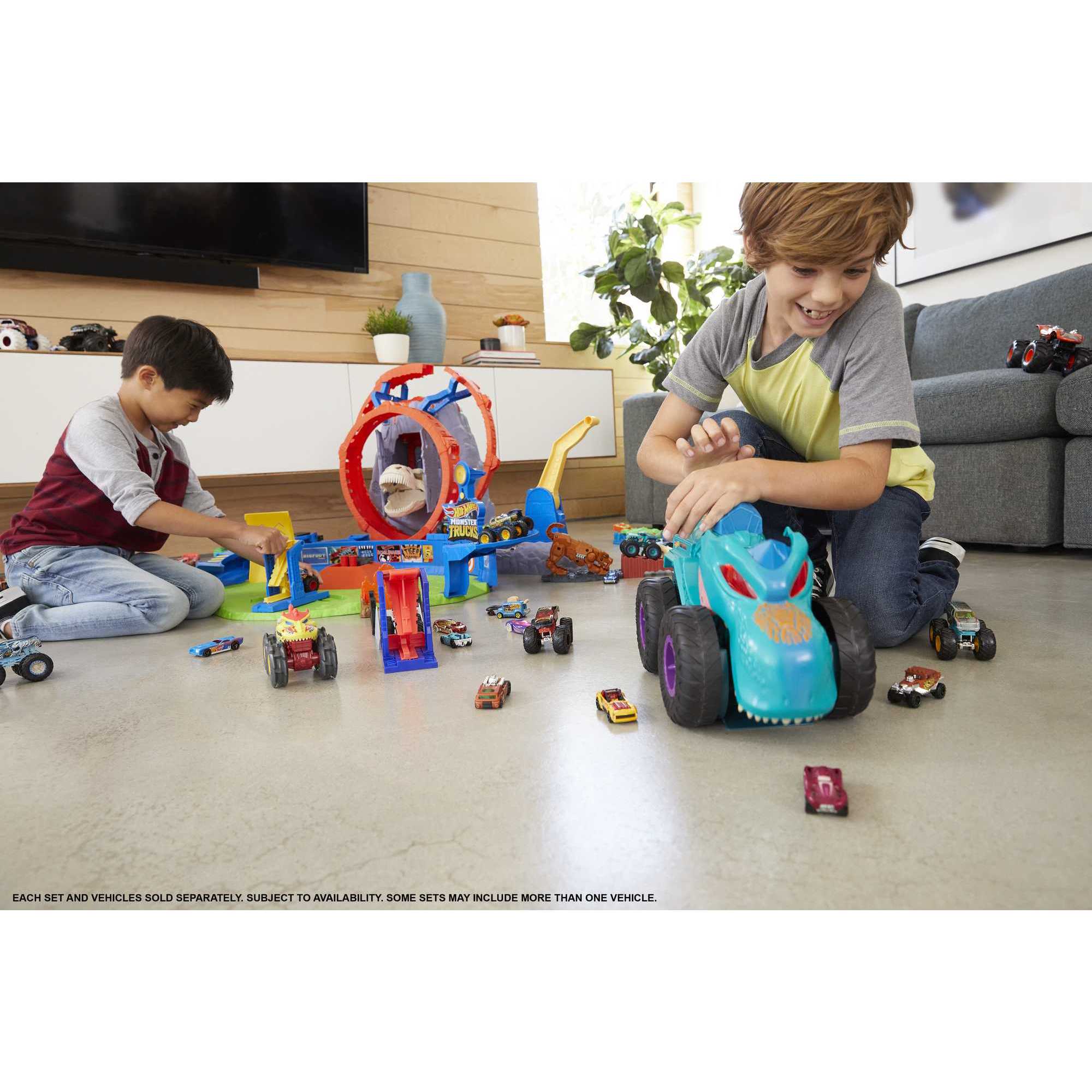 Hot Wheels Monster Trucks Car Chompin' Mega-Wrex Vehicle - Image 7