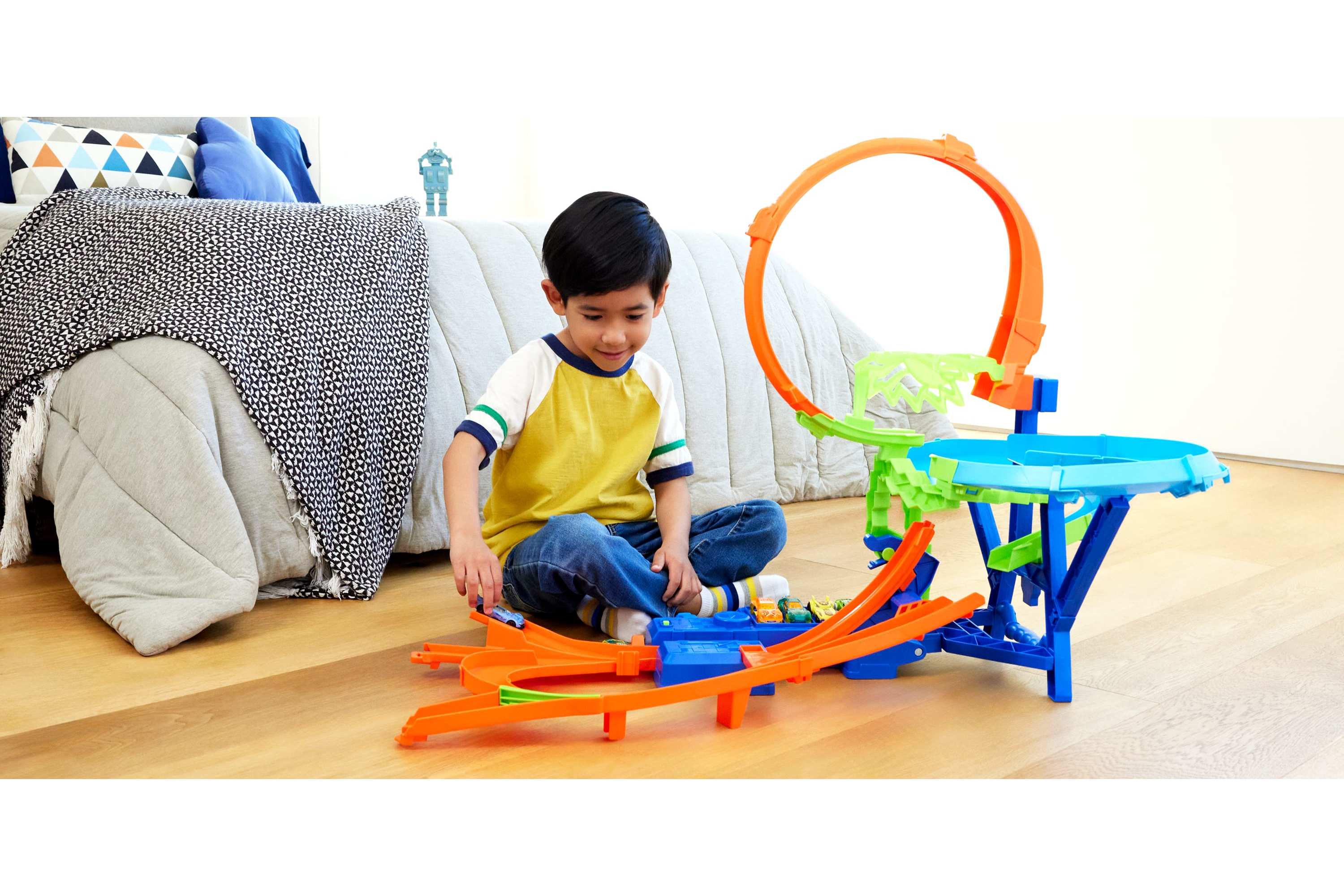 Hot Wheels Stunt Tracks Mid-Air Crash - Image 7