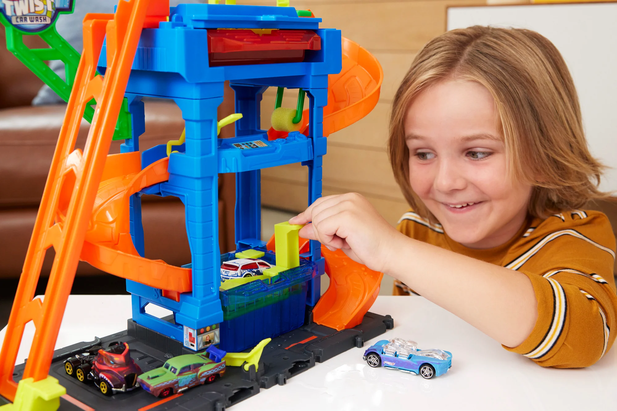 Hot Wheels Tunnel Twist Car Wash - Image 5