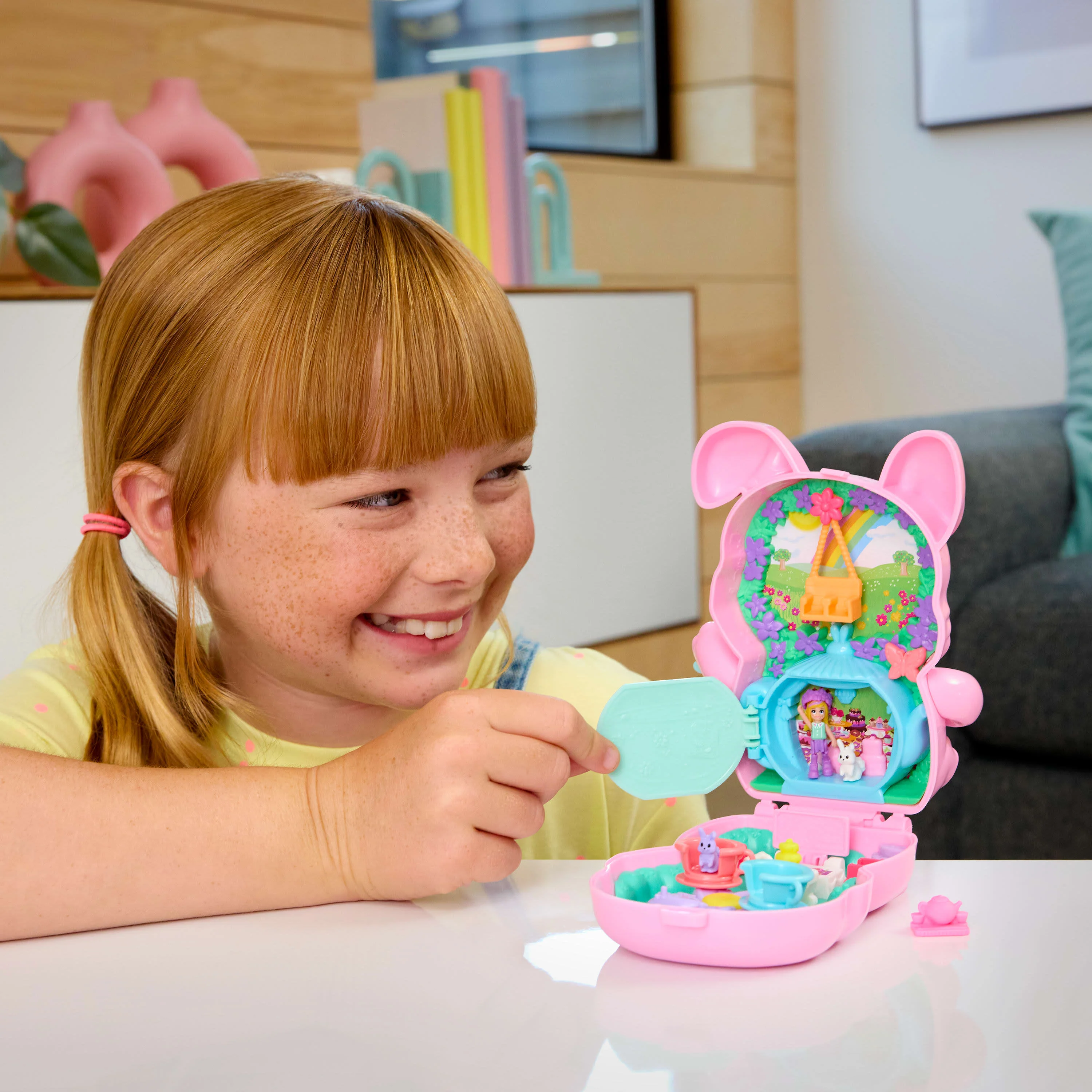 Polly Pocket Tea Party Bunny Compact Playset - Image 8